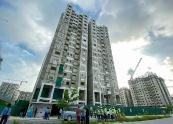 ކޮމާޝަލް ފަސް ޖާގައެއް ދޫކުރަނީ