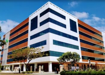 “ޔުނައިޓެޑް ބައި ޔުނީކް” ހަރަކާތުގައި ޓްރީ ޓޮޕް ބައިވެރިވެއްޖެ.